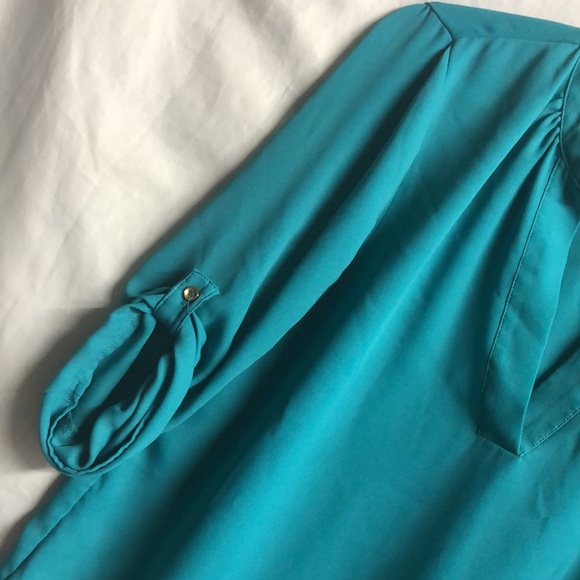 Gorgeous blue v neck blouse with button sleeves small - Picture 3 of 12